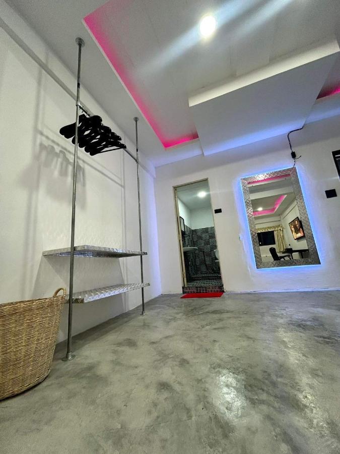Splash Bar And Guesthouse Pattaya Extérieur photo