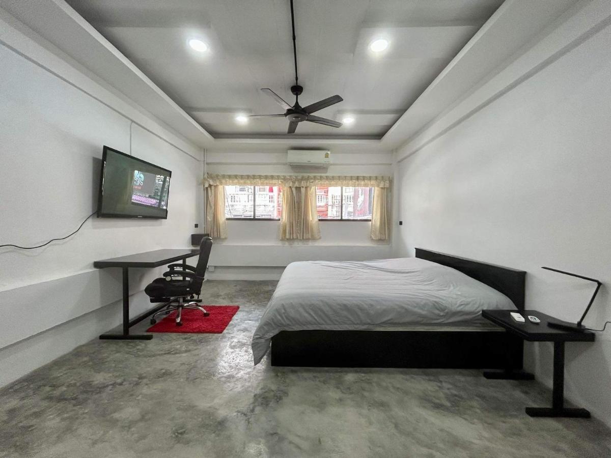 Splash Bar And Guesthouse Pattaya Extérieur photo