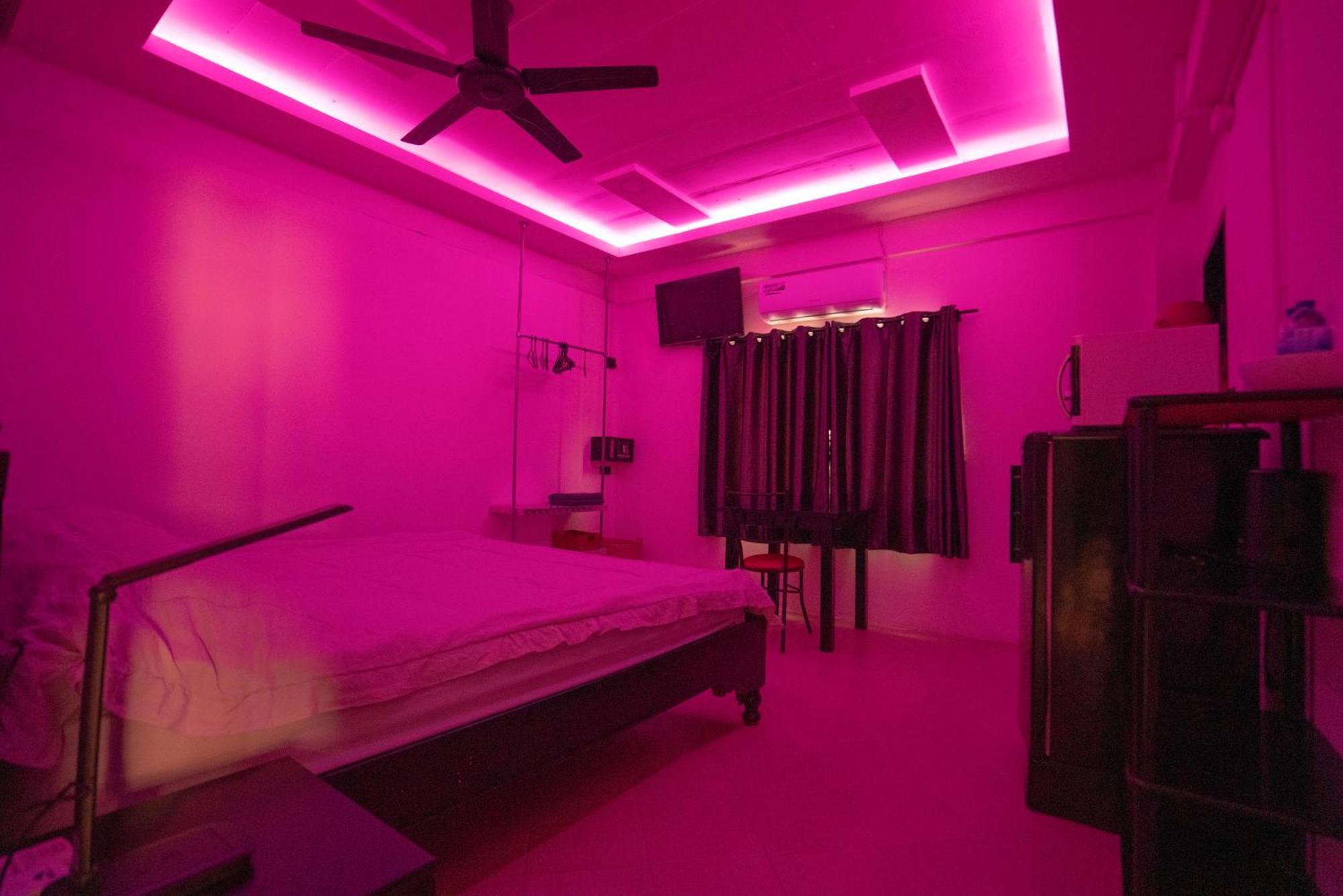 Splash Bar And Guesthouse Pattaya Extérieur photo
