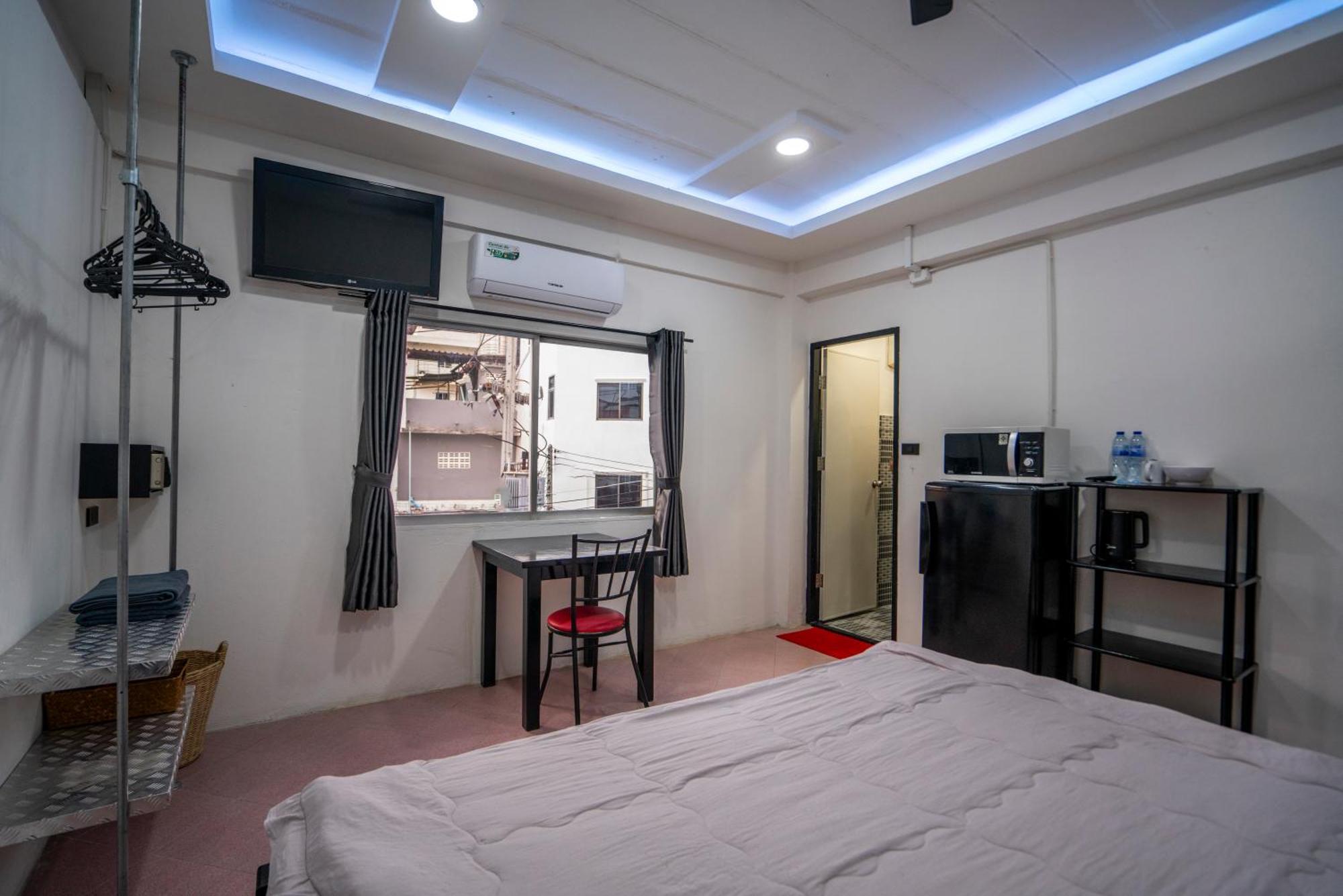 Splash Bar And Guesthouse Pattaya Extérieur photo