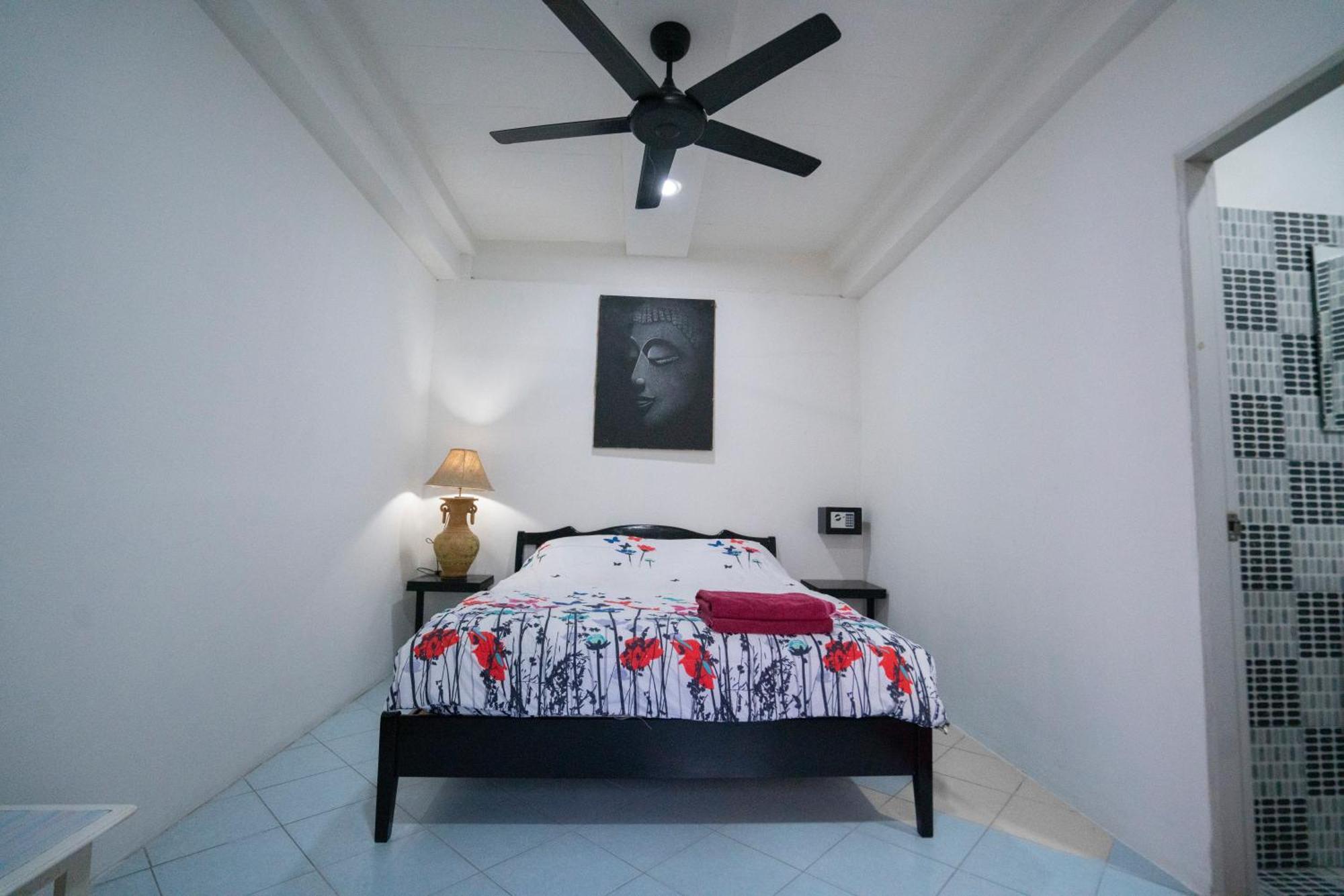 Splash Bar And Guesthouse Pattaya Extérieur photo
